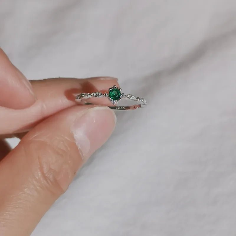 Emerald Radiance Ring - GILDED GLIMMER